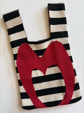 Knitted Wrist Handbag Sleeve Knot Pouch Portable Purse Tote Gift Bag Heart